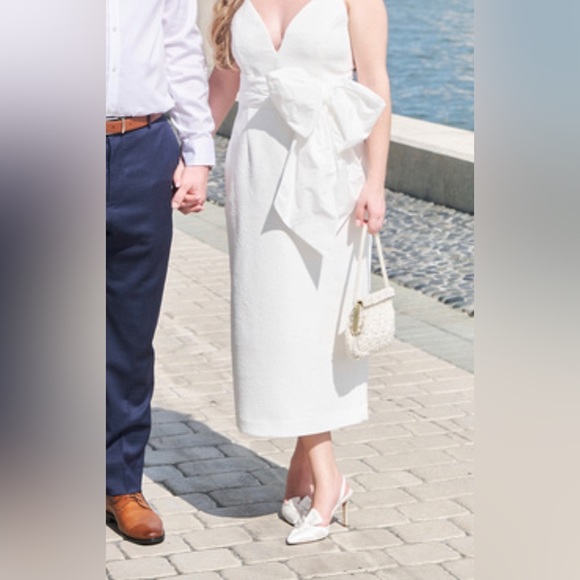 Rebecca Vallance Genevieve Bow V-Neck Sheath Midi Dress - Picture 2 of 2